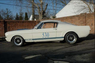 Illustration for article titled $875,000 1965 Shelby GT 350 R Mustang Most Expensive Craigslist Car Sale Ever?